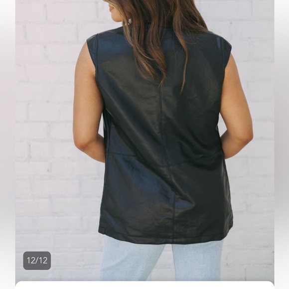 Becca Sleeveless Blazer - Picture 3 of 7